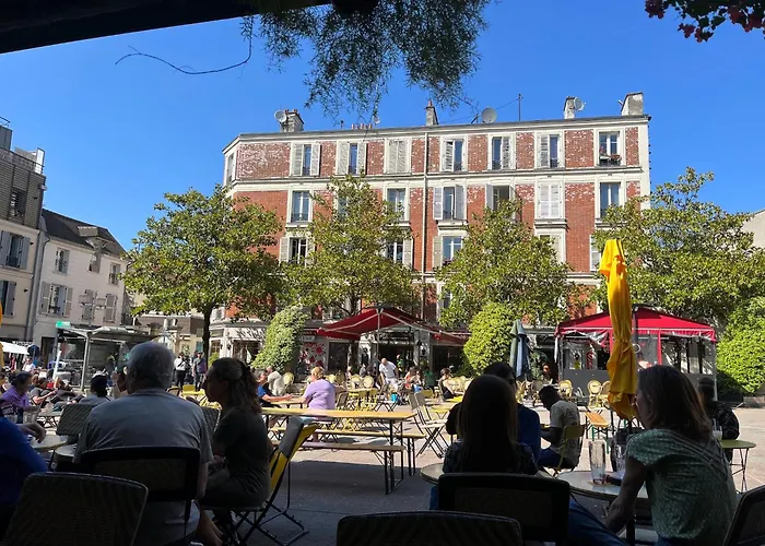Spacious Flat With Terrasse And Parking Near Metro
